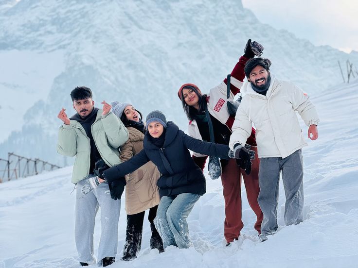 Shimla Manali family tour packages with snow mountains and scenic views